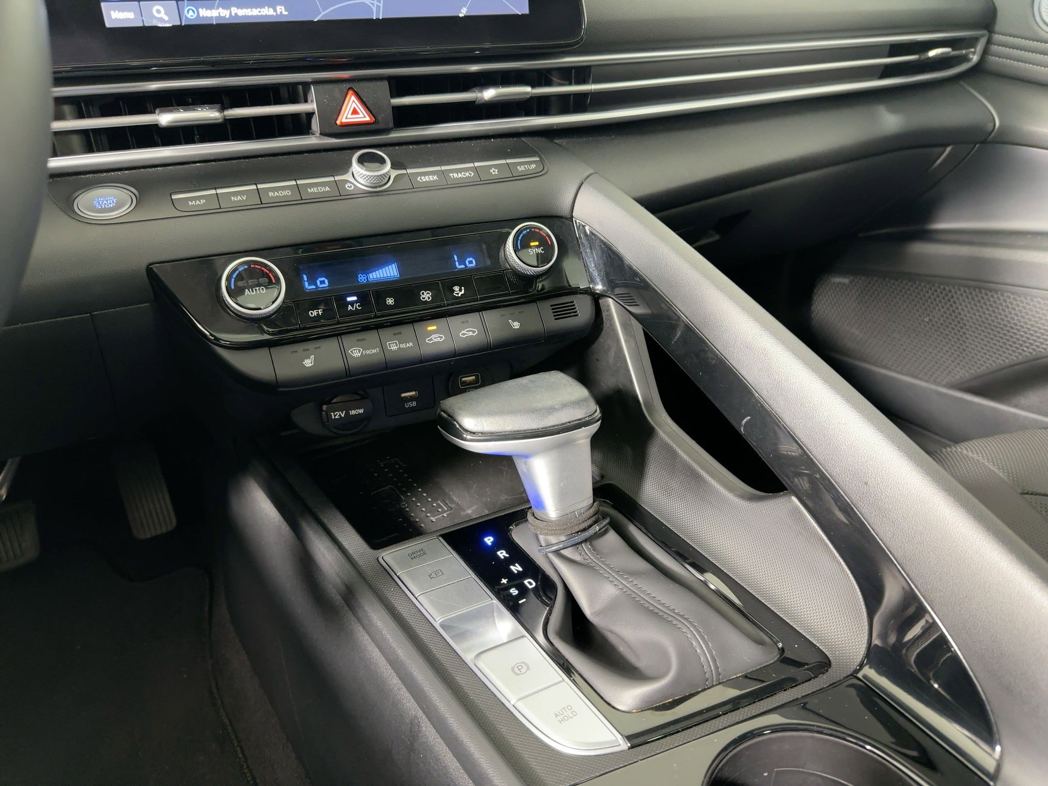 Used 2023 Hyundai Elantra Limited image 14