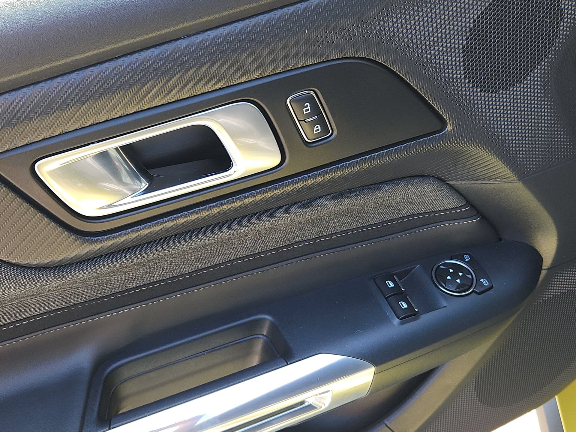 Used 2025 Ford Mustang GT RWD image 15