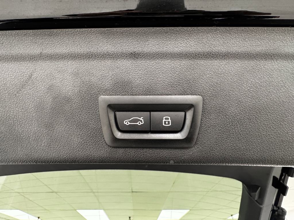 Used 2024 BMW X6 xDrive40i w/ Premium Package image 37