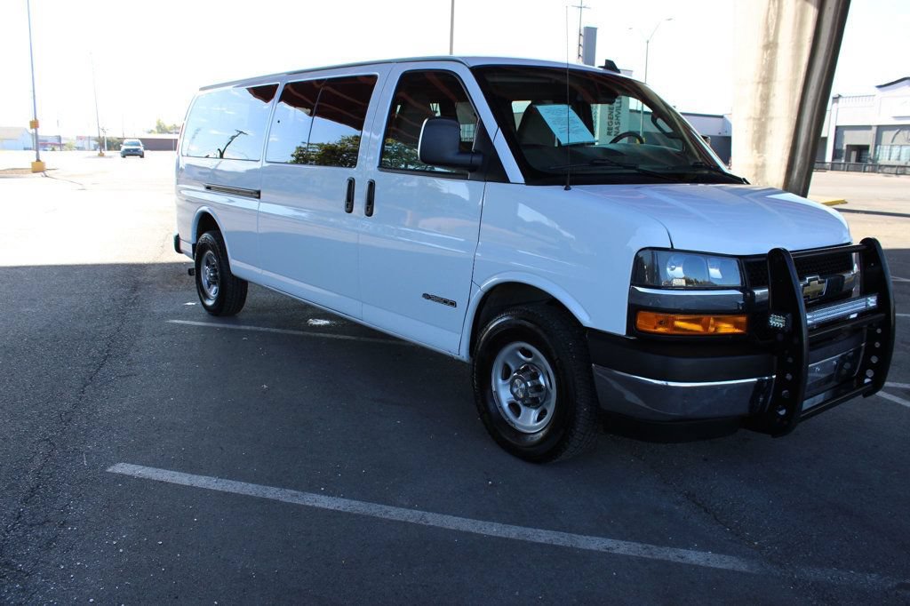 Used 2019 Chevrolet Express 3500 LT w/ LT Preferred Equipment Group RWD image 4
