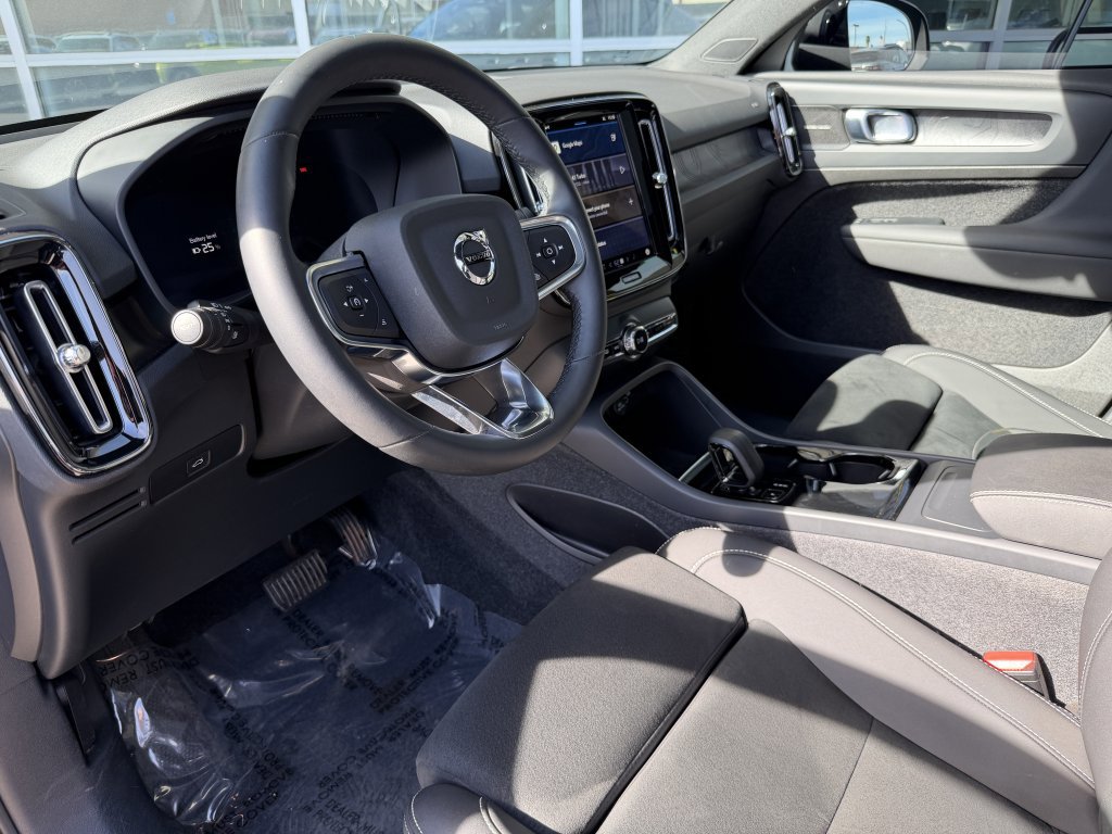 Used 2024 Volvo C40 P8 Recharge Ultimate w/ Protection Package Premier image 31