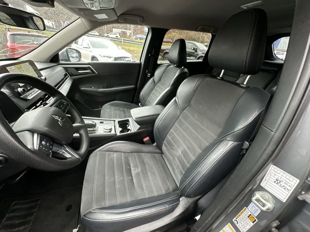 Used 2024 Mitsubishi Outlander SE image 15