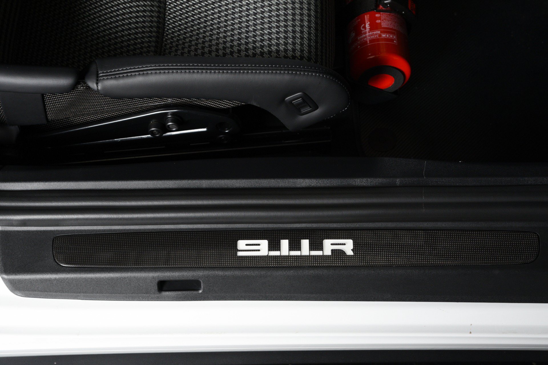 Used 2016 Porsche 911 R RWD image 30