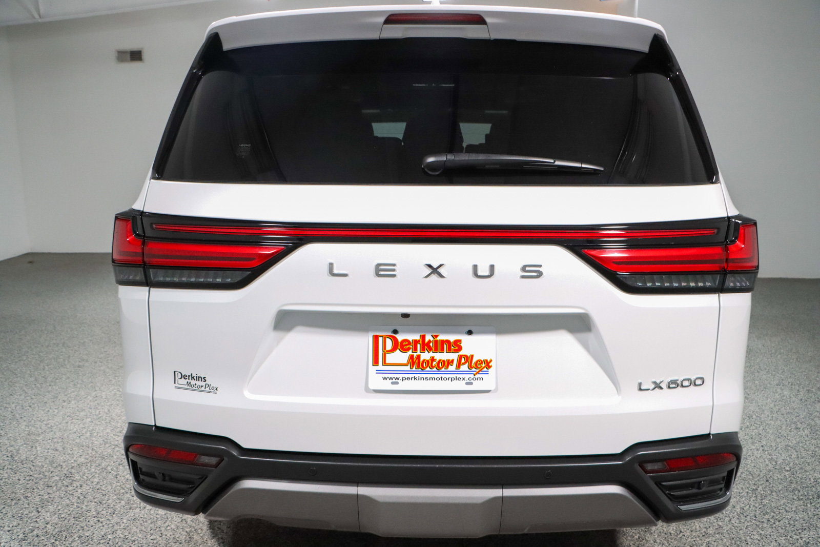 Used 2025 Lexus LX 600 4WD w/ Luxury Package image 8