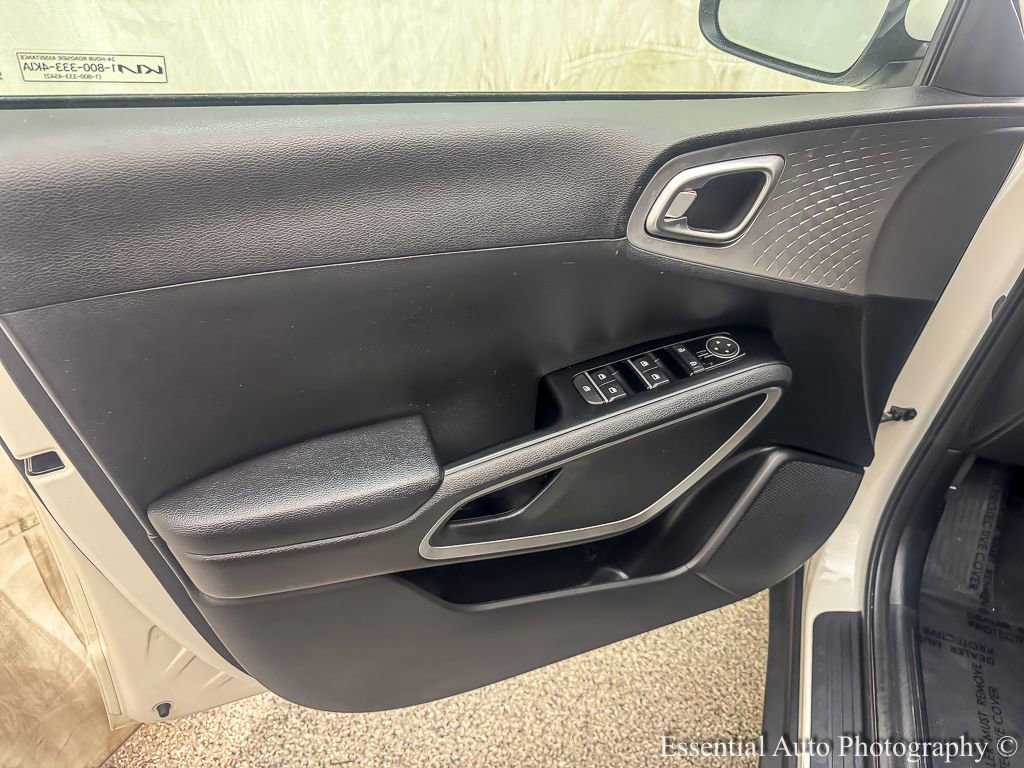 Used 2022 Kia Soul LX w/ Technology Package image 19