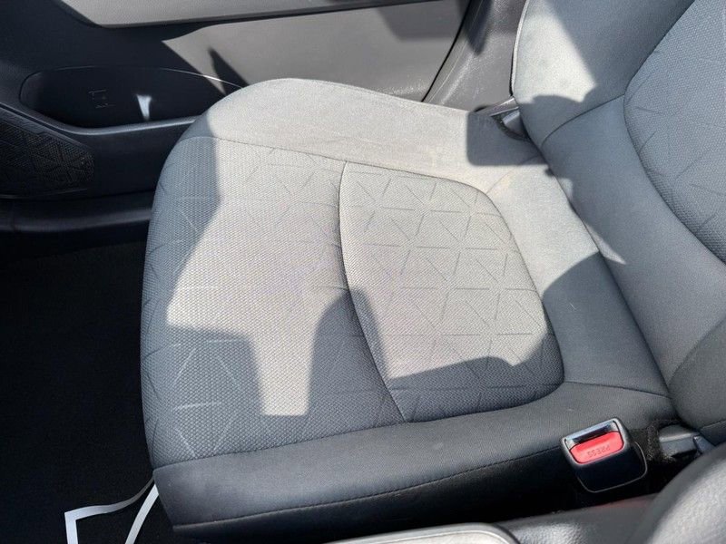 Used 2021 Toyota RAV4 XLE image 27