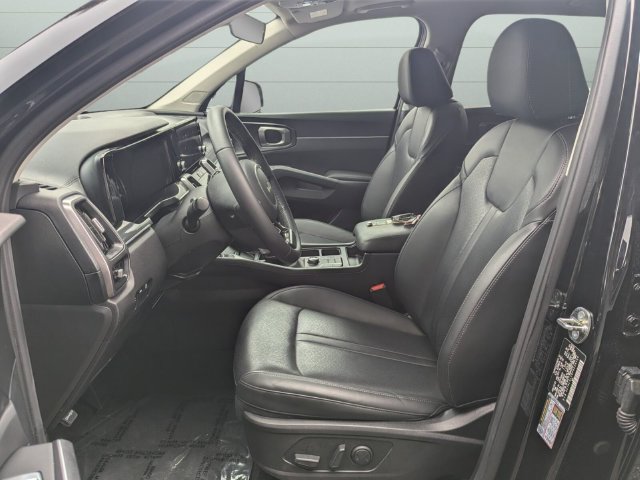 Used 2023 Kia Sorento S w/ Panoramic Sunroof Package FWD image 12
