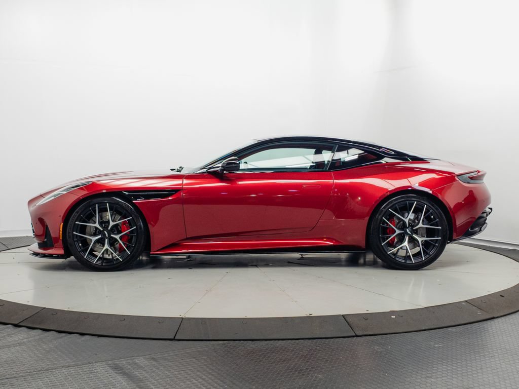 Used 2024 Aston Martin DB12 Coupe RWD image 4