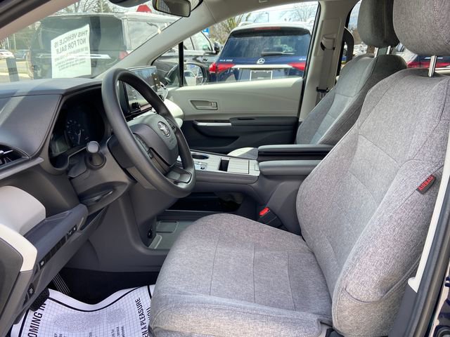 Used 2024 Toyota Sienna LE image 20