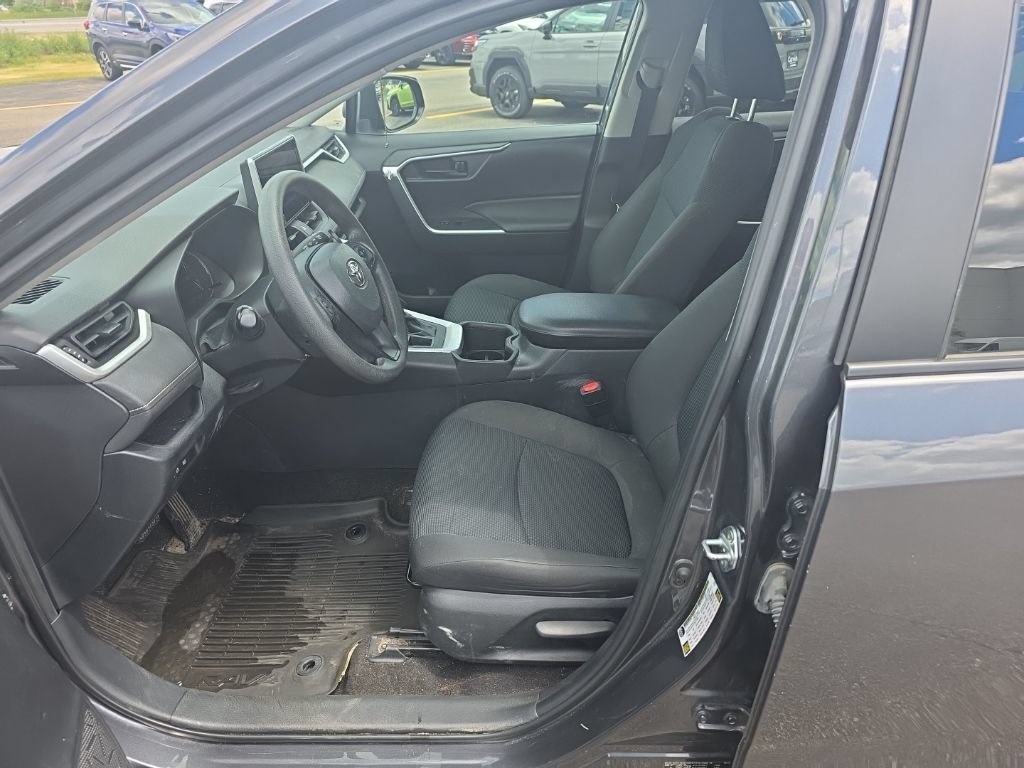 Used 2023 Toyota RAV4 LE AWD/4WD image 15