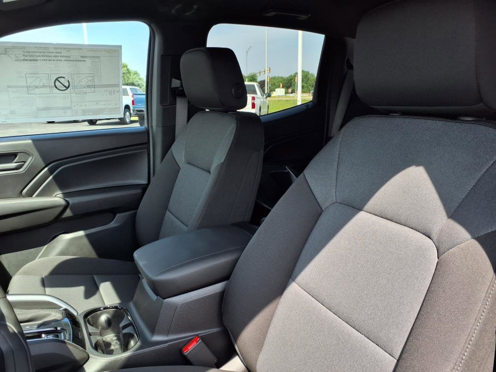 New 2025 Chevrolet Colorado W/T image 12