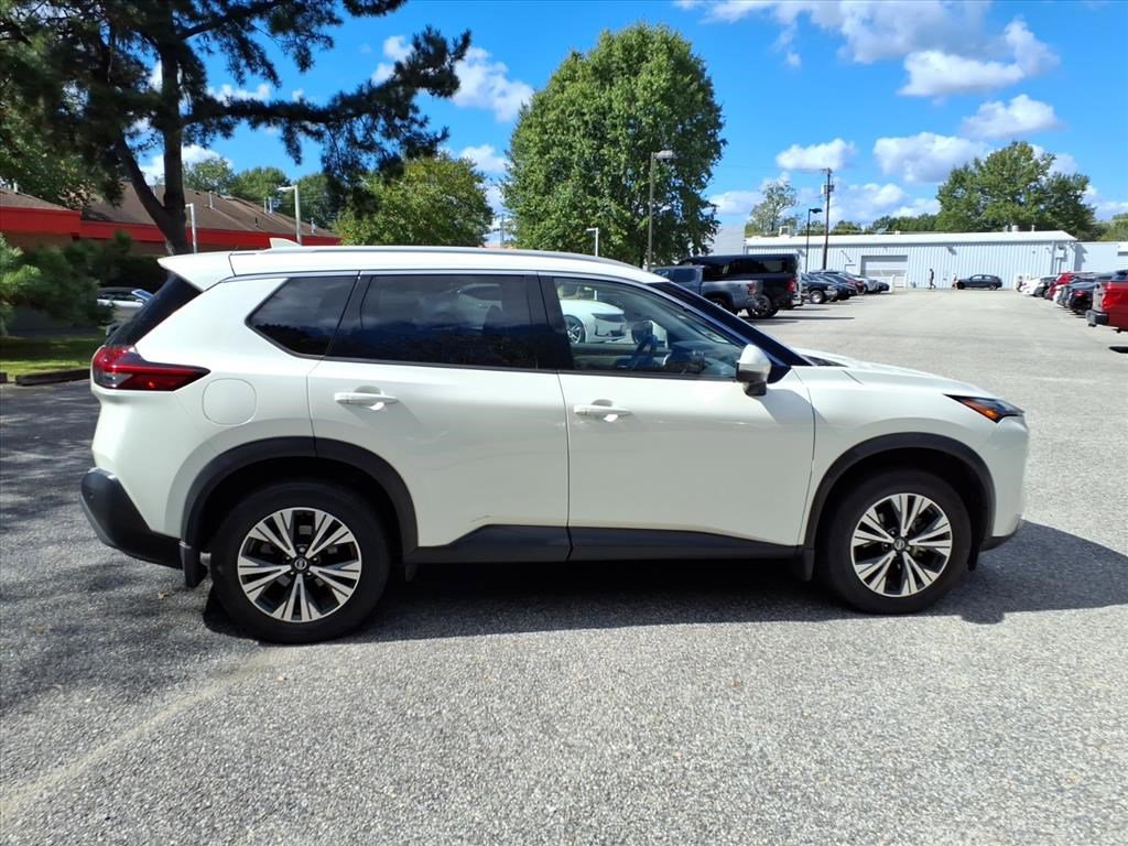 Used 2021 Nissan Rogue SV w/ Premium Package image 2
