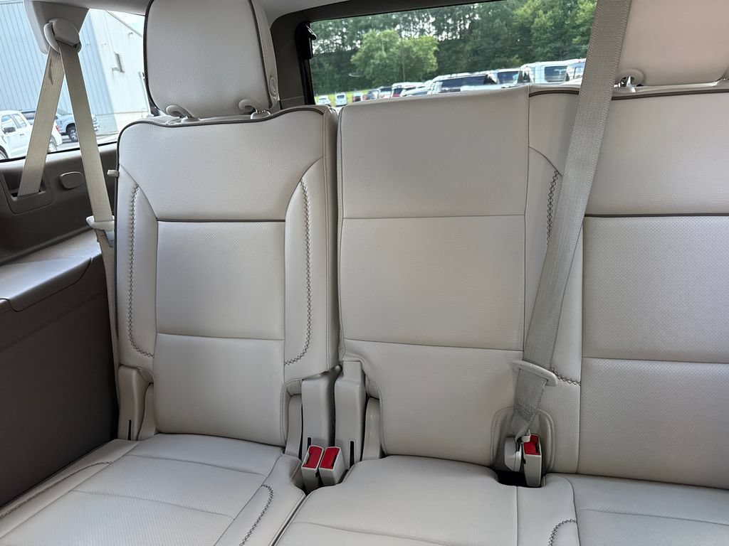 Used 2024 GMC Yukon XL Denali AWD/4WD image 22