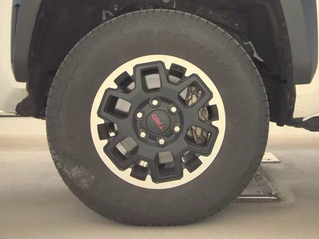 Used 2025 Toyota Tacoma TRD Off-Road image 22