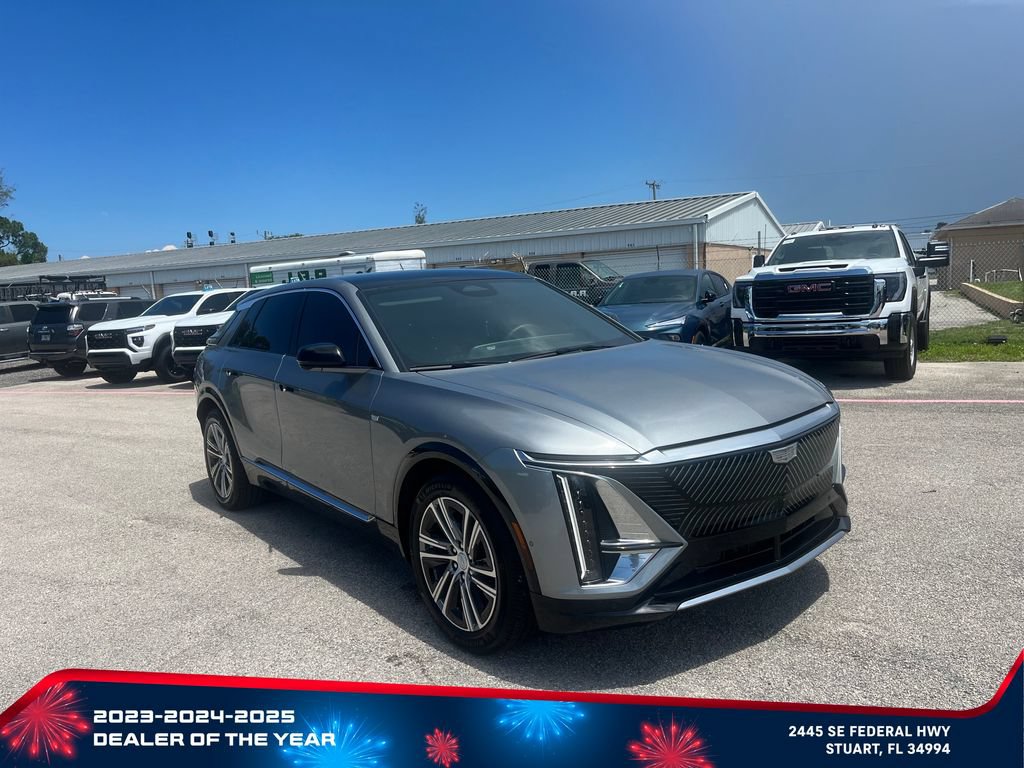 Used 2025 Cadillac Lyriq Luxury RWD image 2