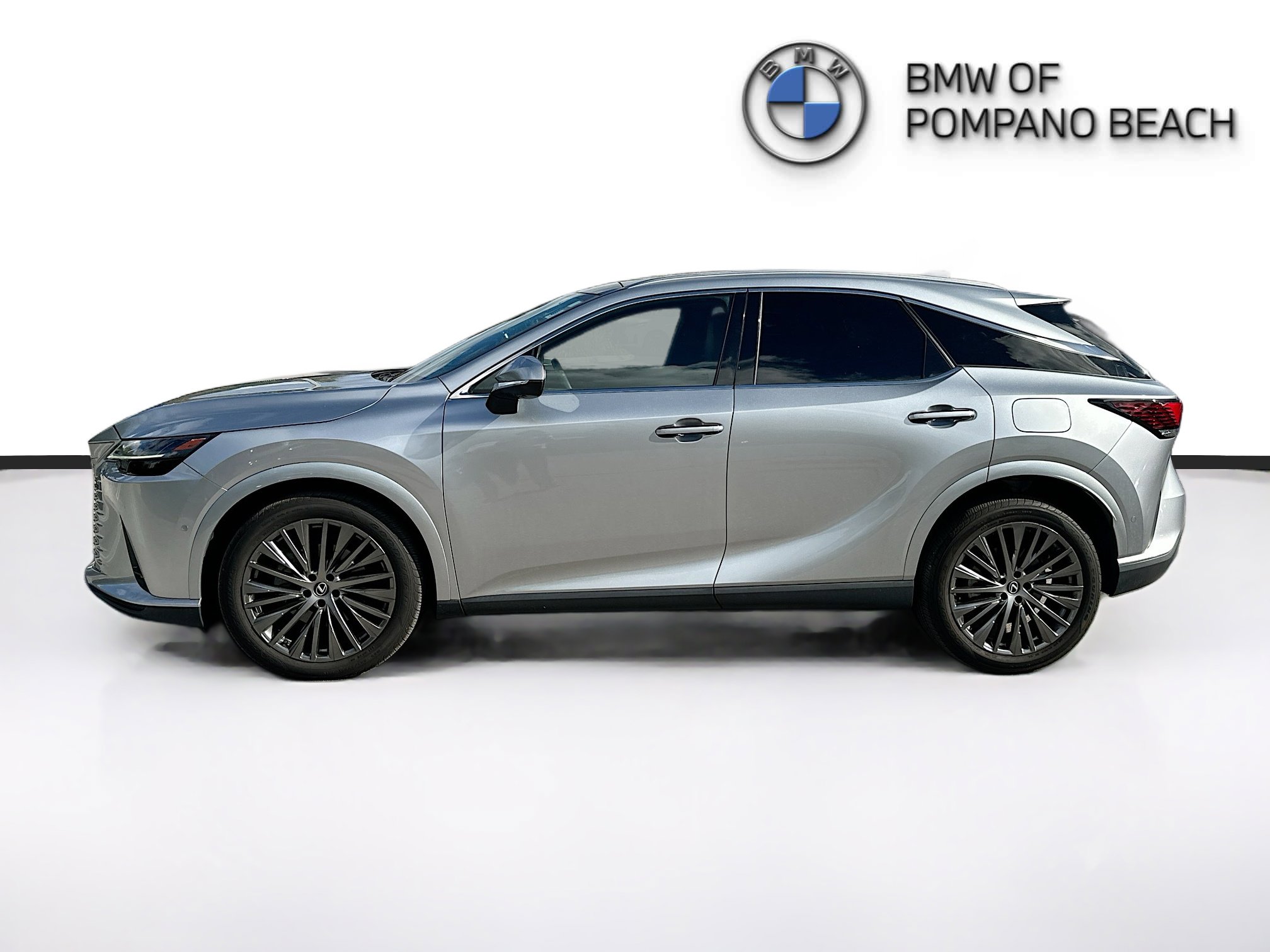 Used 2024 Lexus RX 350 w/ Luxury Package image 4