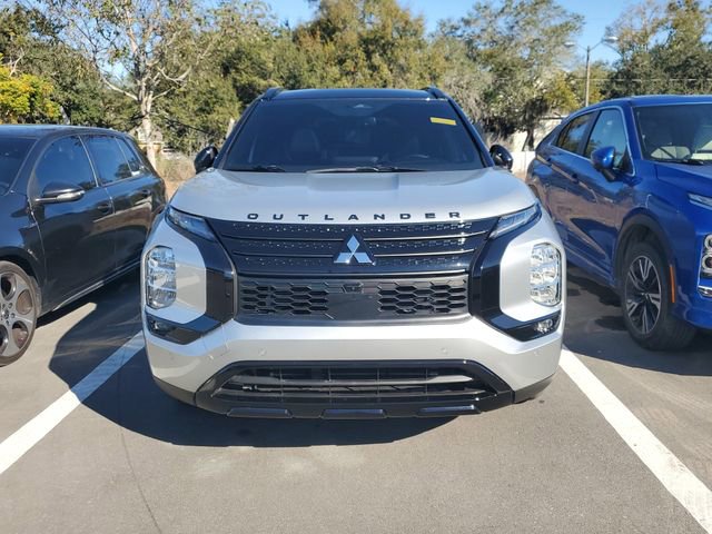 Used 2024 Mitsubishi Outlander SEL image 2