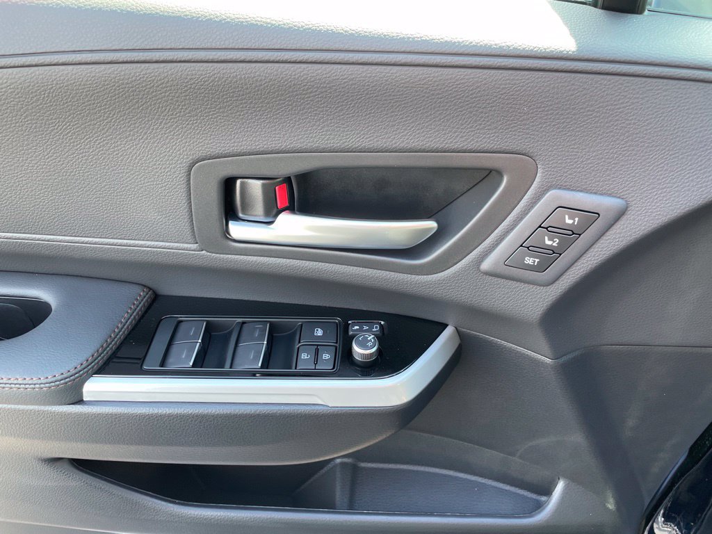 New 2026 Toyota Sienna Platinum AWD/4WD image 8