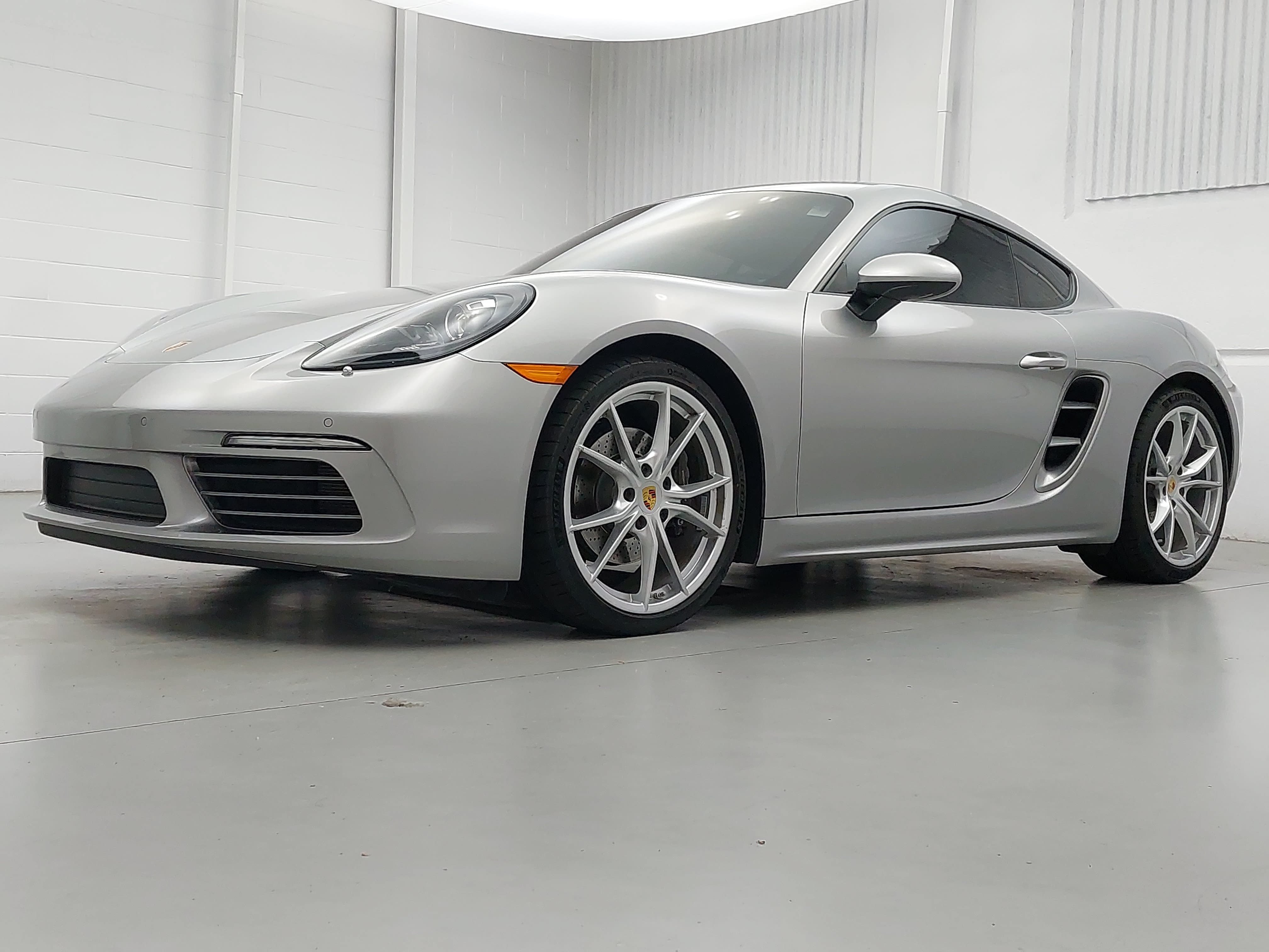 Certified 2025 Porsche 718 Cayman RWD image 1