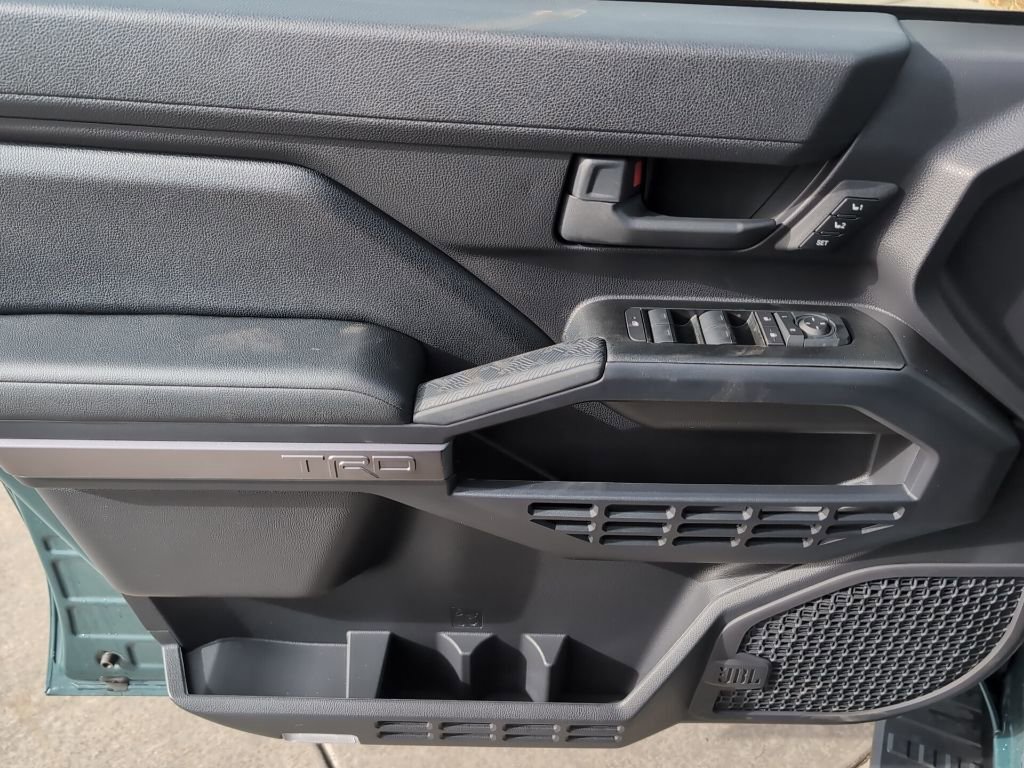 Used 2025 Toyota 4Runner TRD Off-Road Premium image 10