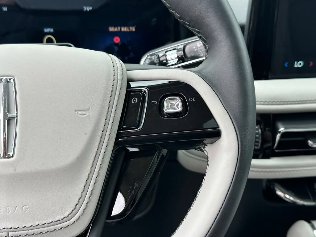 New 2026 Lincoln Aviator Reserve w/ Jet Appearance Package AWD/4WD image 10
