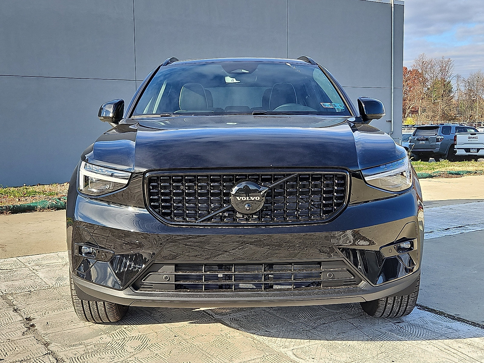 New 2026 Volvo XC40 B5 Ultra w/ Protection Package Premier AWD/4WD image 2