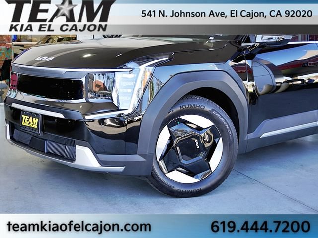 Certified 2024 Kia EV9 Light Long Range RWD image 3