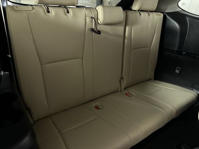 Used 2024 Toyota Highlander XLE AWD/4WD image 28