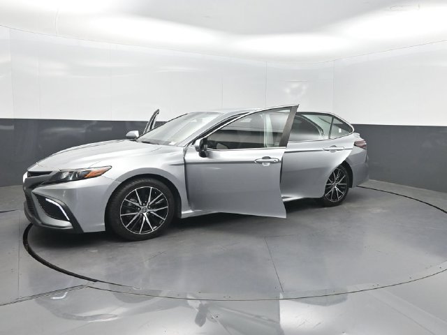 Used 2022 Toyota Camry SE FWD image 36