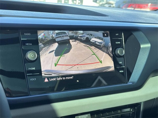 Certified 2022 Volkswagen Taos SE image 21