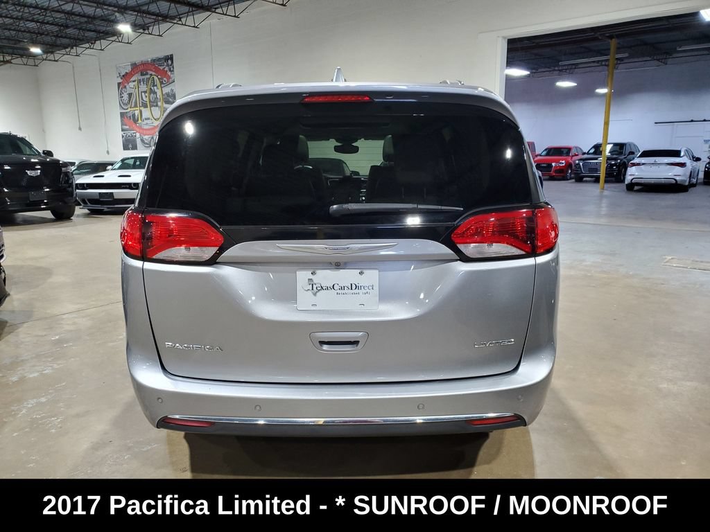 Used 2017 Chrysler Pacifica Limited FWD image 10