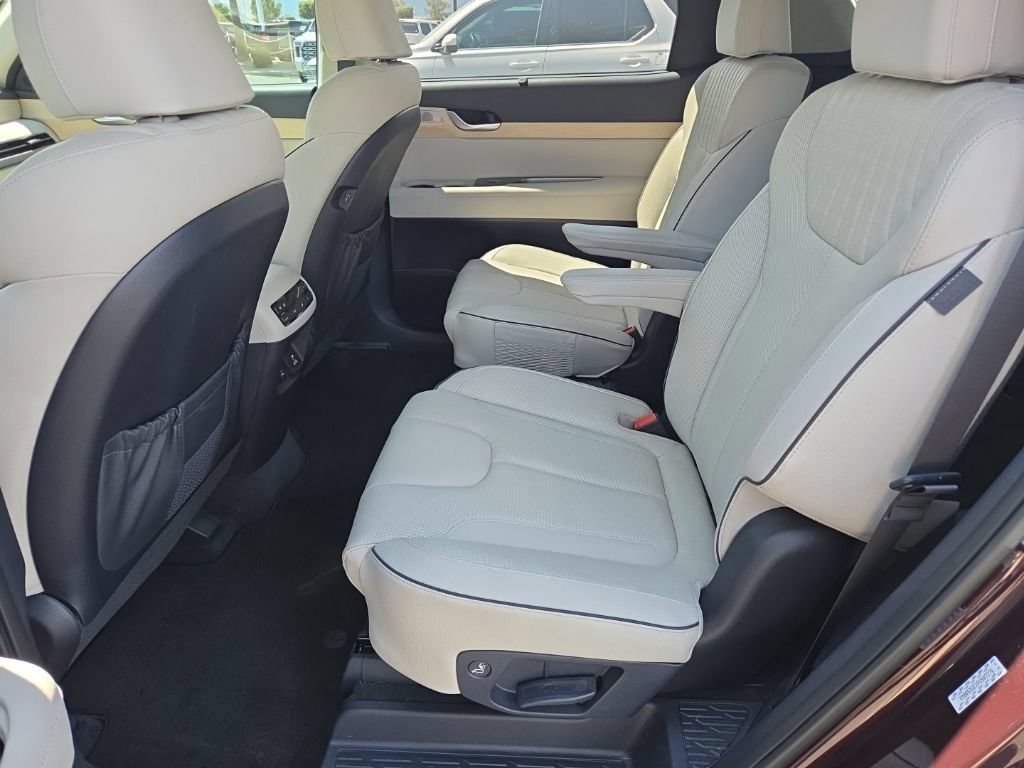 Used 2023 Hyundai Palisade Limited AWD/4WD image 3