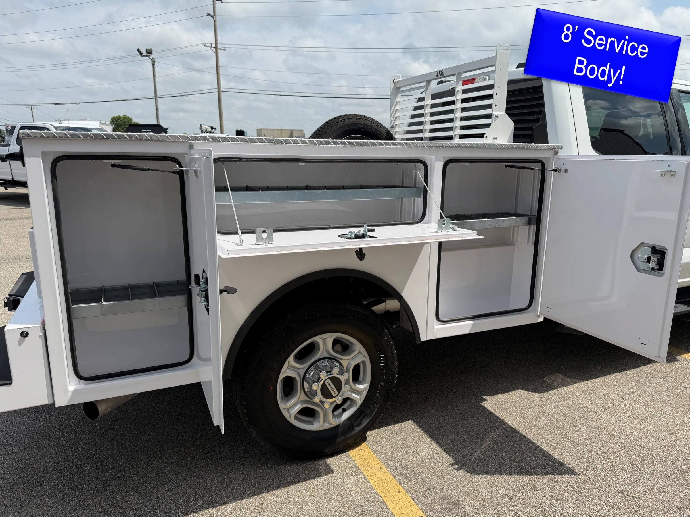 Used 2025 Ford F350 XLT AWD/4WD image 2