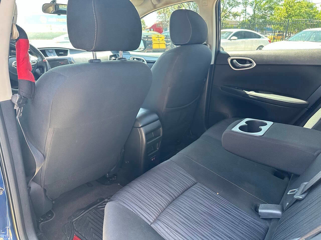 Used 2019 Nissan Sentra SV FWD image 14