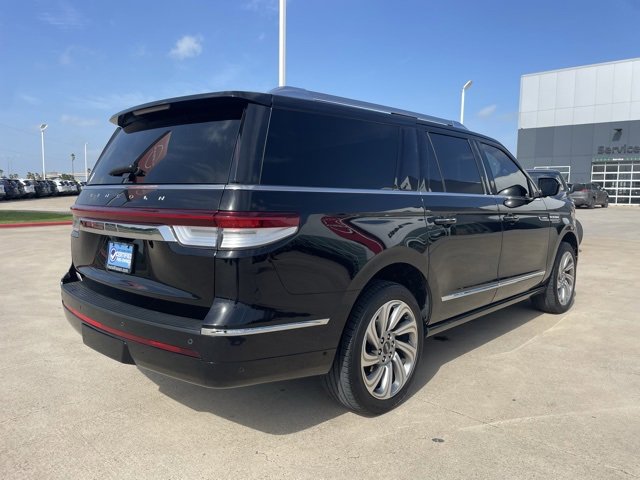 Used 2023 Lincoln Navigator L Reserve image 5