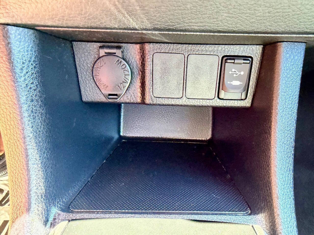 Used 2016 Toyota Corolla LE FWD image 38