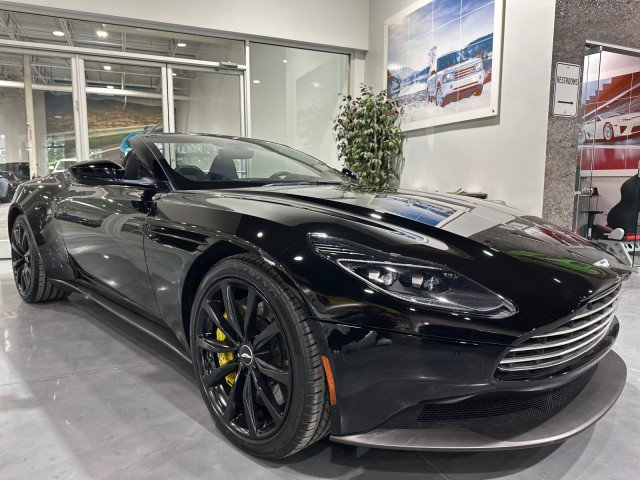 Used 2019 Aston Martin DB11 Volante RWD image 20