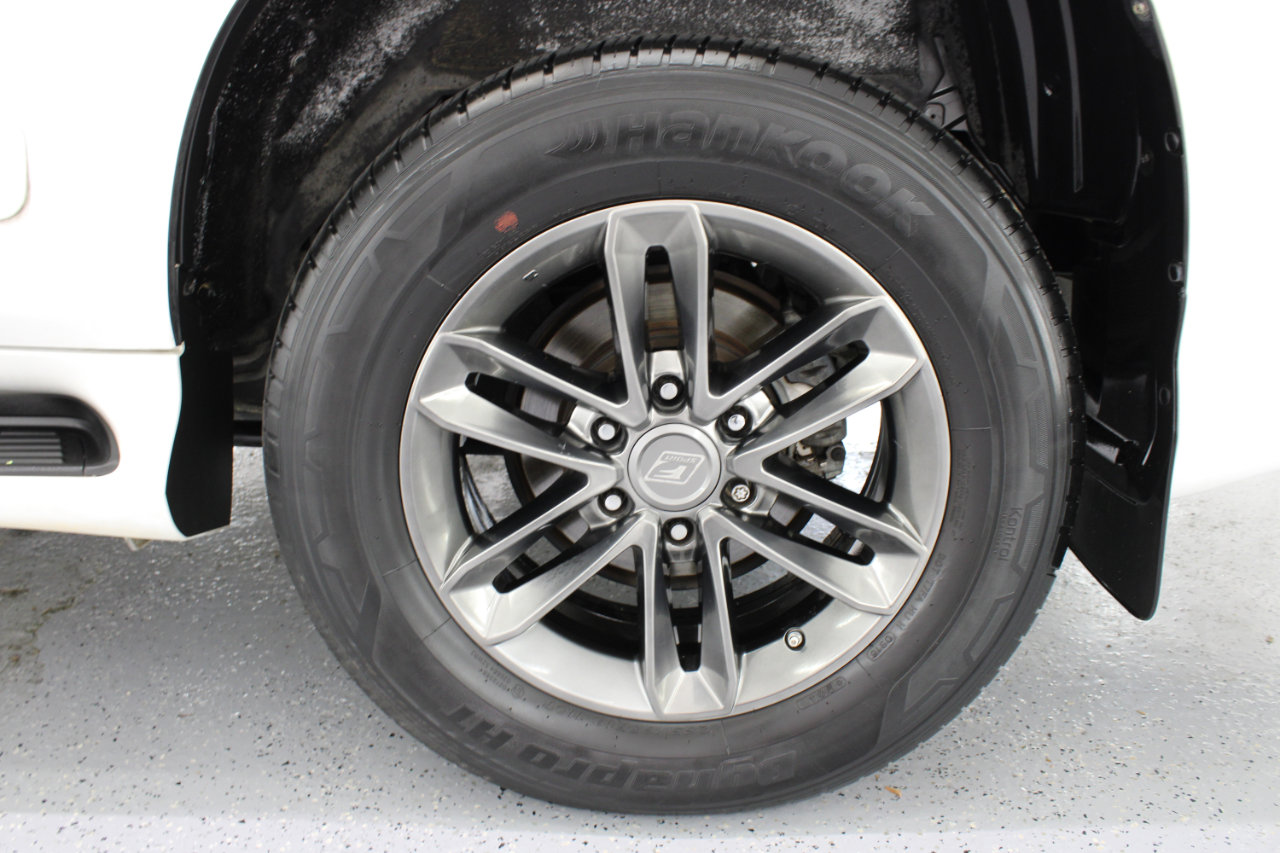 Used 2017 Lexus GX 460 Premium image 75