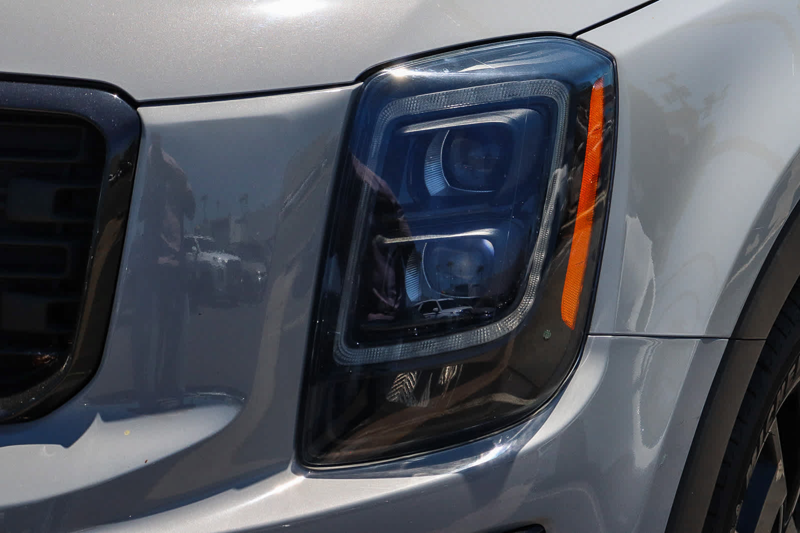 Used 2021 Kia Telluride EX w/ EX Premium Package AWD/4WD image 2