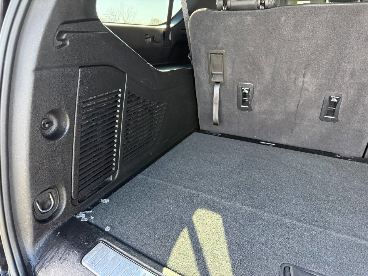 Used 2025 Chevrolet Suburban Z71 image 29