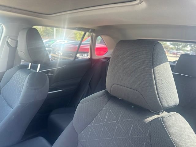 Used 2022 Toyota RAV4 XLE w/ Convenience Package FWD image 9