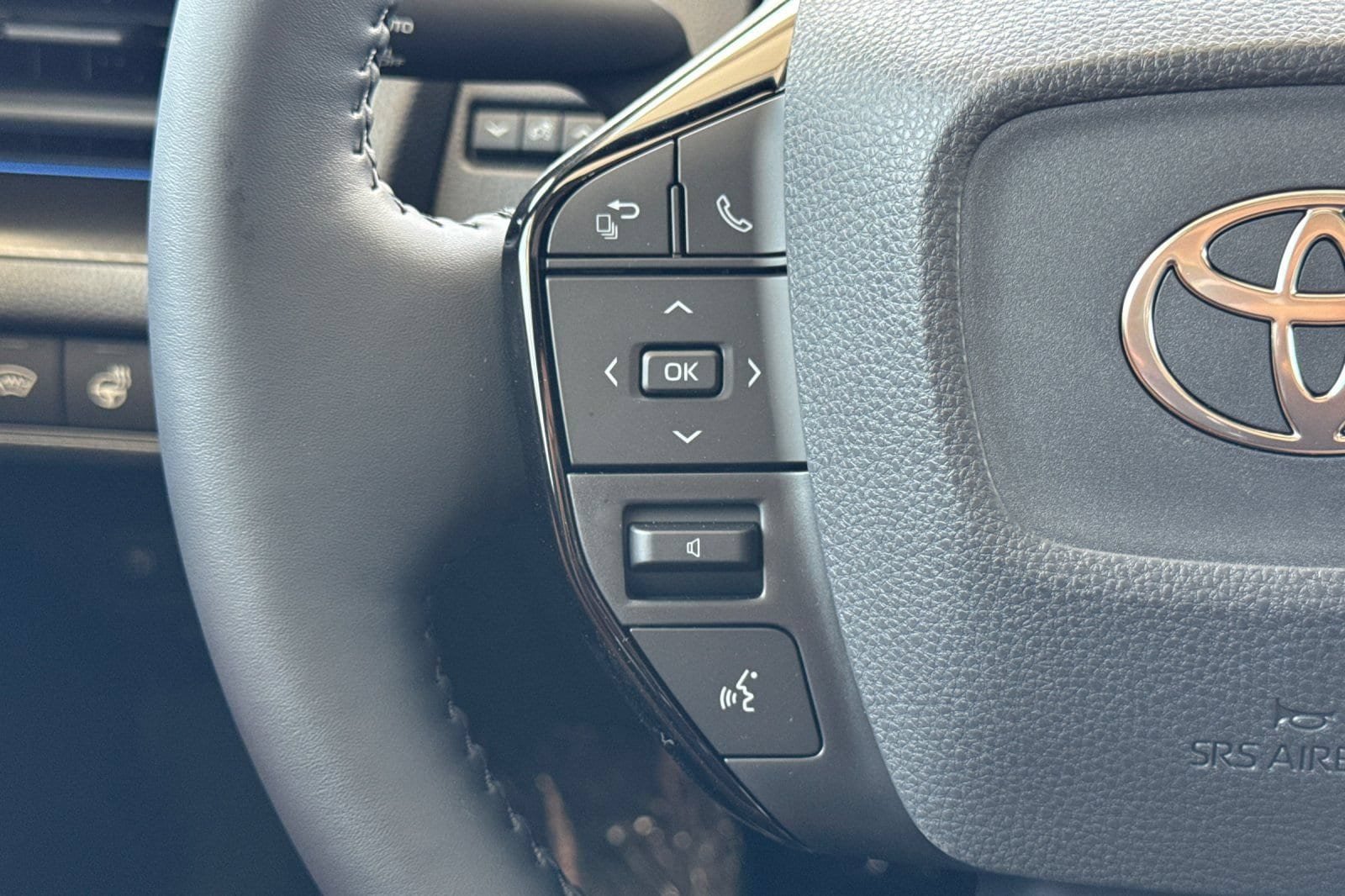 New 2027 Toyota Prius FWD image 27
