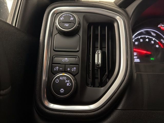 Used 2019 Chevrolet Silverado 1500 LT w/ Texas Edition image 31