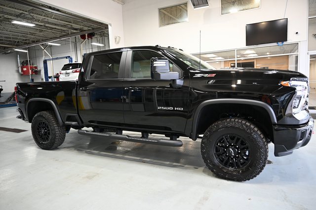 New 2026 Chevrolet Silverado 2500 ZR2 w/ LPO, Dark Essentials Package image 4