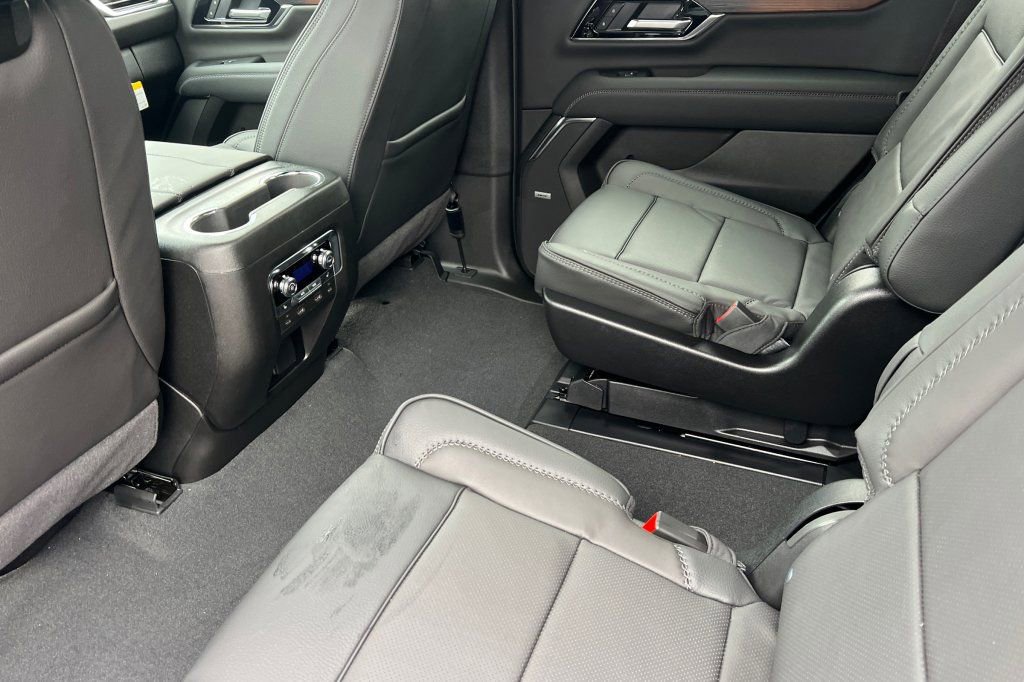 New 2026 GMC Yukon Denali w/ Denali Reserve Package image 8