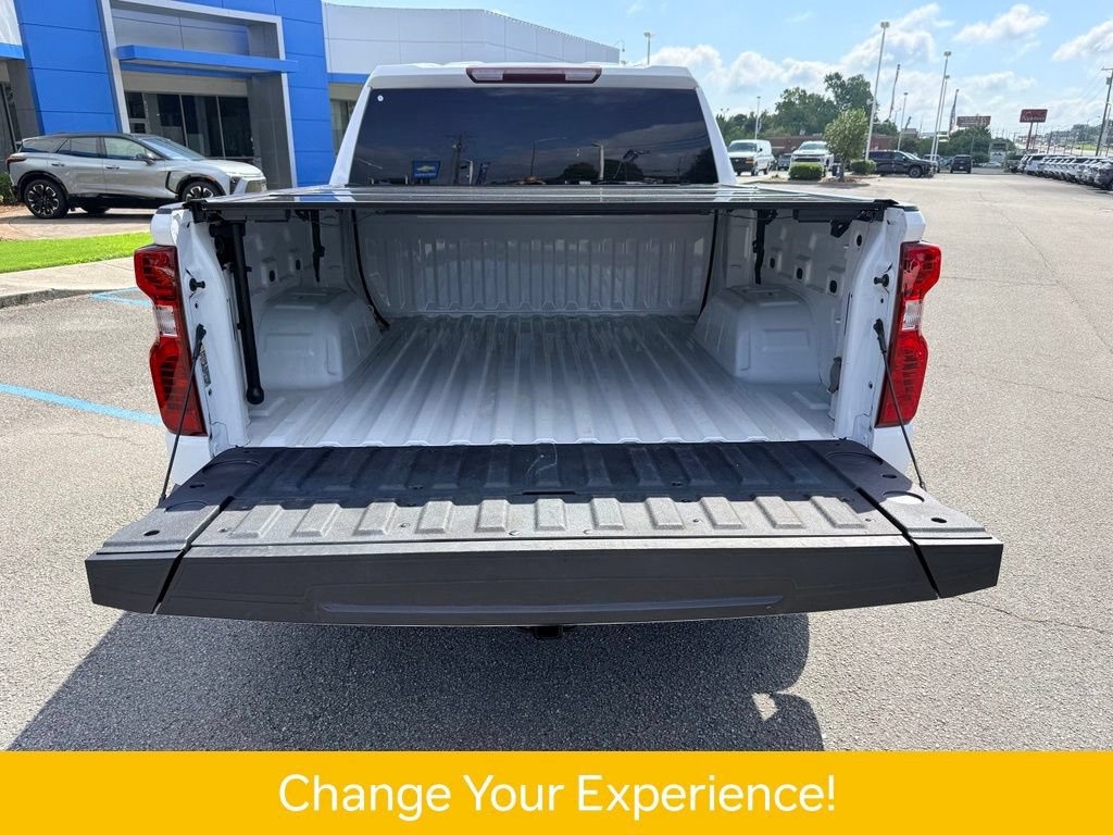 Used 2022 Chevrolet Silverado 1500 LT w/ Z71 Off-Road Package AWD/4WD image 11