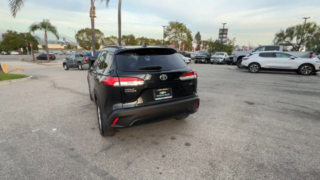 Used 2025 Toyota Corolla Cross LE image 7