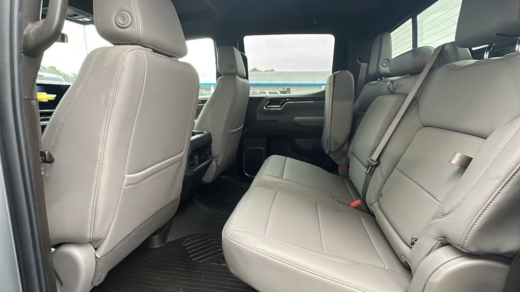 Used 2024 Chevrolet Silverado 1500 LT image 16