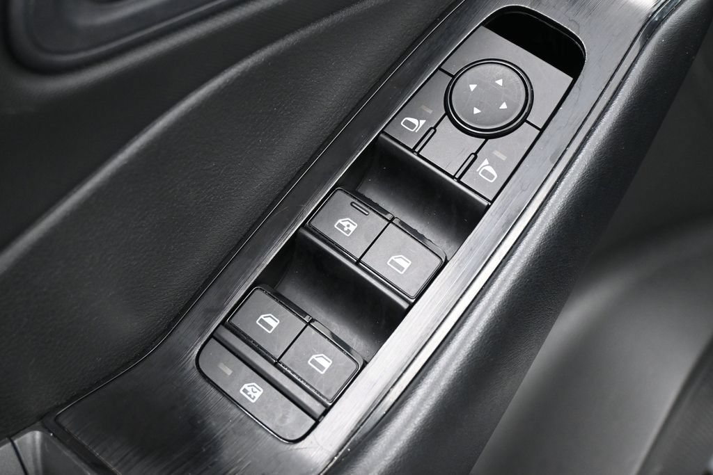 Used 2024 Nissan Rogue S FWD image 13