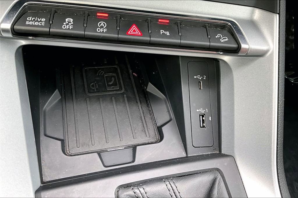 Used 2021 Audi Q3 2.0T Premium Plus w/ Premium Plus Package AWD/4WD image 16